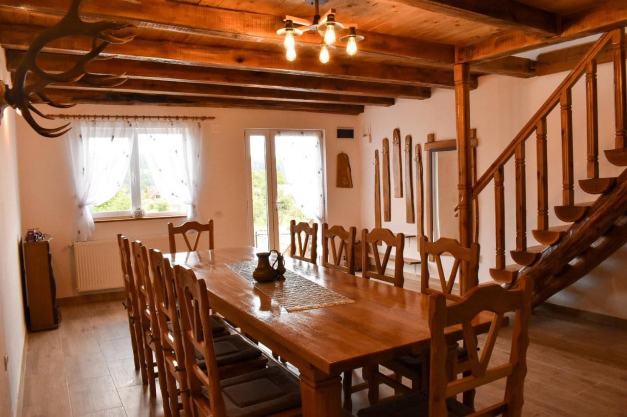 Casa De Sub Hora Villa Zărneşti Exteriör bild