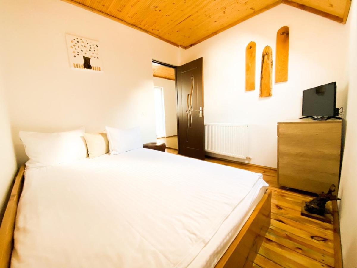 Casa De Sub Hora Villa Zărneşti Exteriör bild