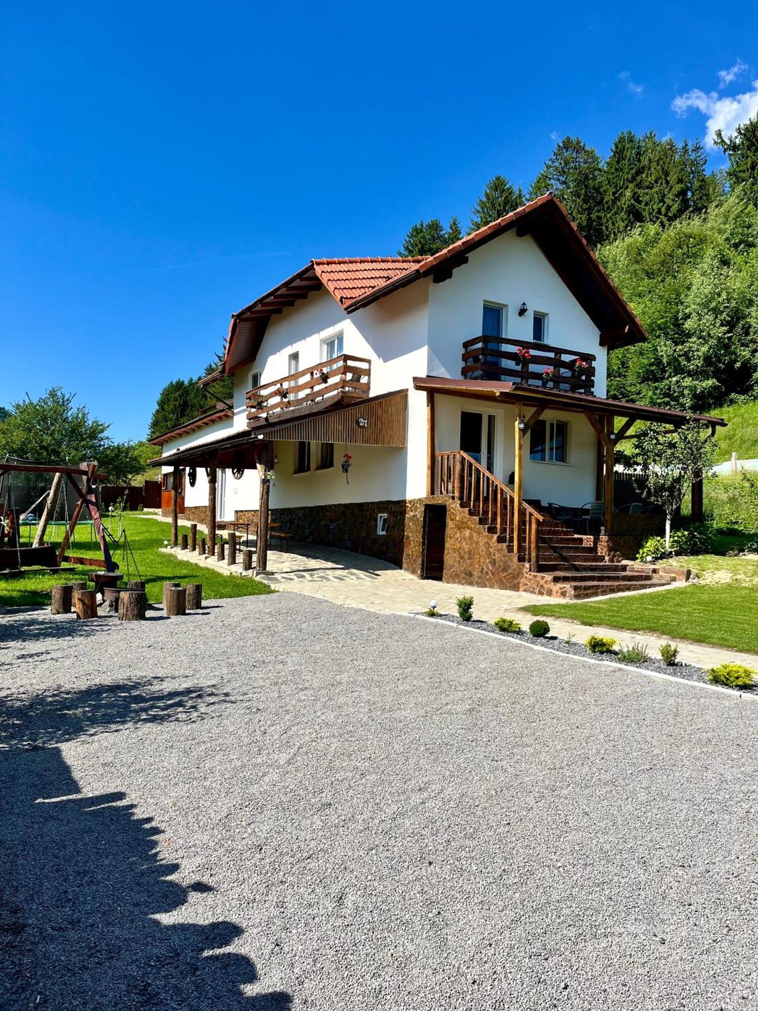 Casa De Sub Hora Villa Zărneşti Exteriör bild