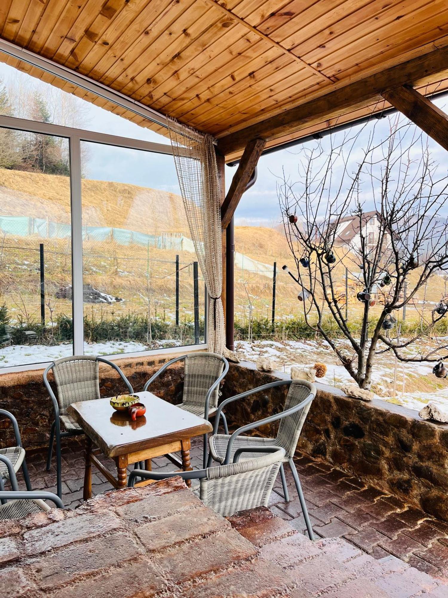 Casa De Sub Hora Villa Zărneşti Exteriör bild