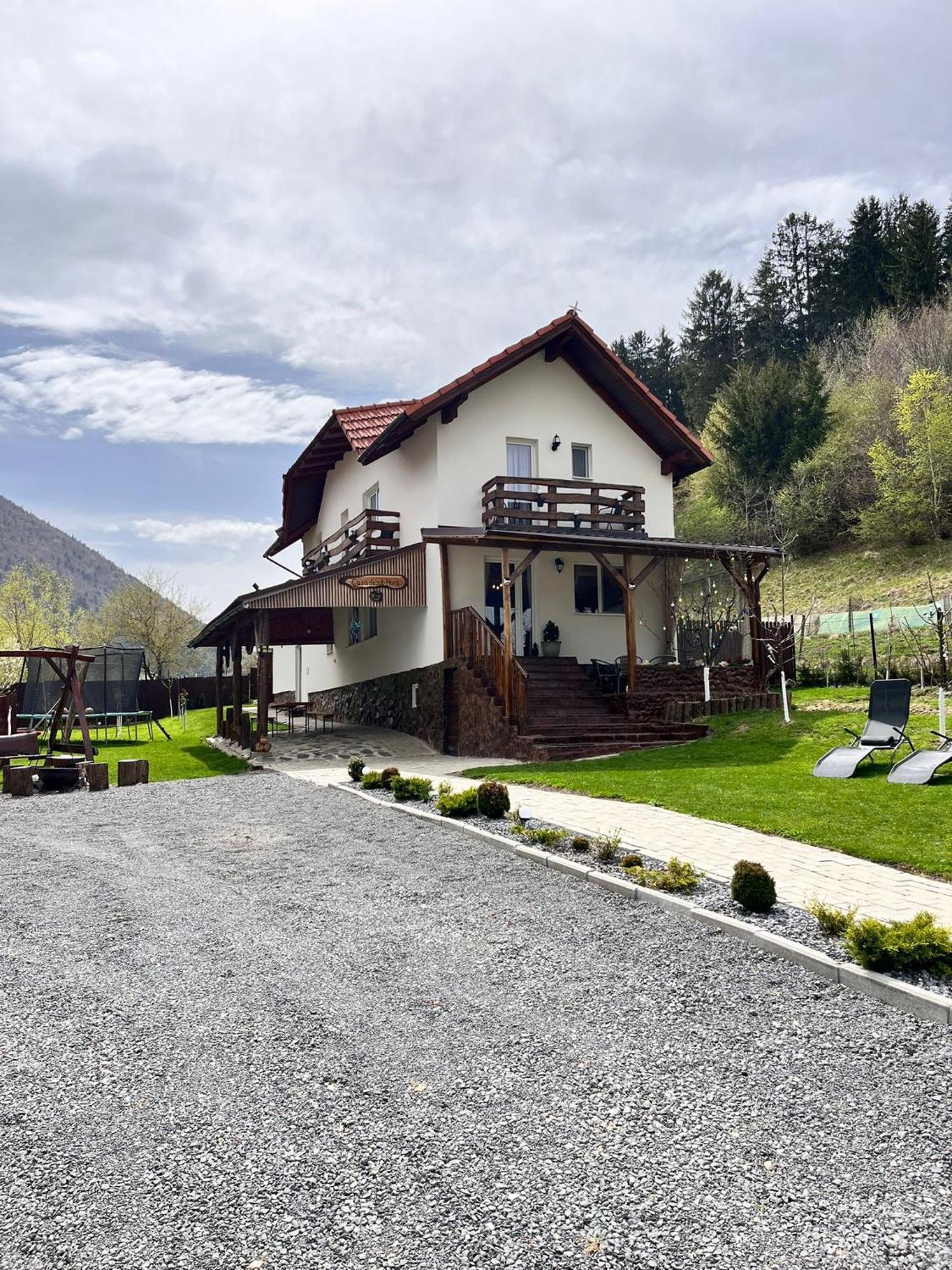 Casa De Sub Hora Villa Zărneşti Exteriör bild